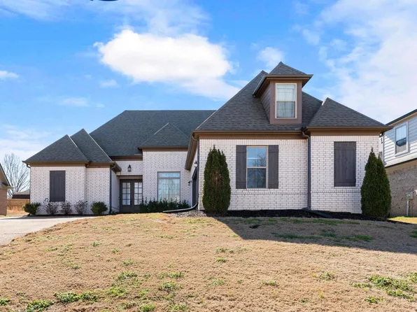 50 Whispering Creek Dr, Oakland, TN 38060