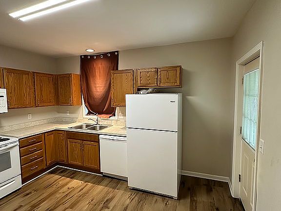 2nd image of 29 W Woodland Ave
