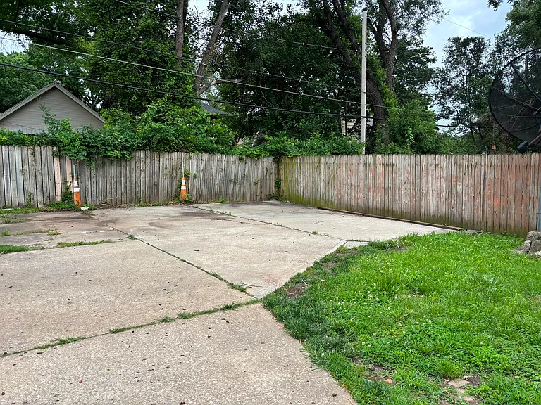 5627 Park Ave — Photo 16