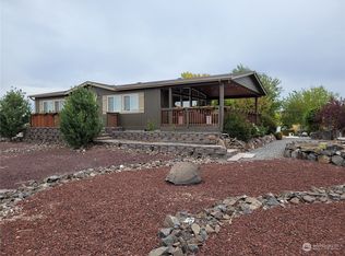 207 Green Laurel Pl SW, Mattawa, WA 99349