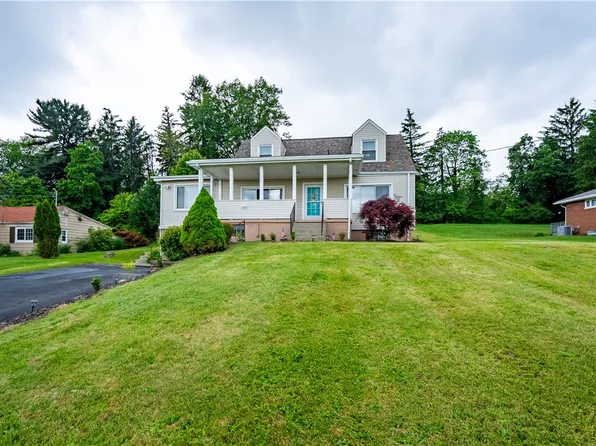 207 McCartney Dr, Coraopolis, PA 15108