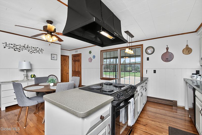 5th image of 141 Decker Lane