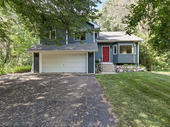 1 Hillcrest Ln, Circle Pines, MN 55014