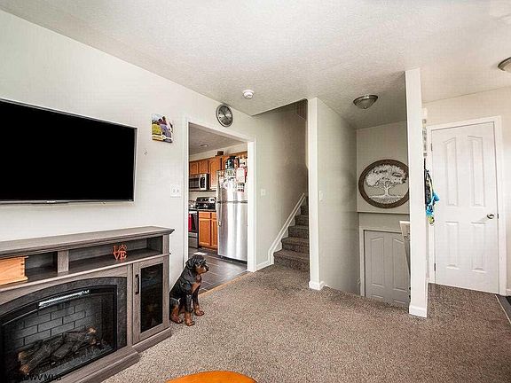 4th image of 414 Oakmont Ct