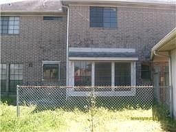 3rd image of 6915 Elmscott Dr