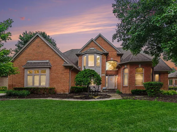 55260 Belmont Dr, Shelby Township, MI 48315
