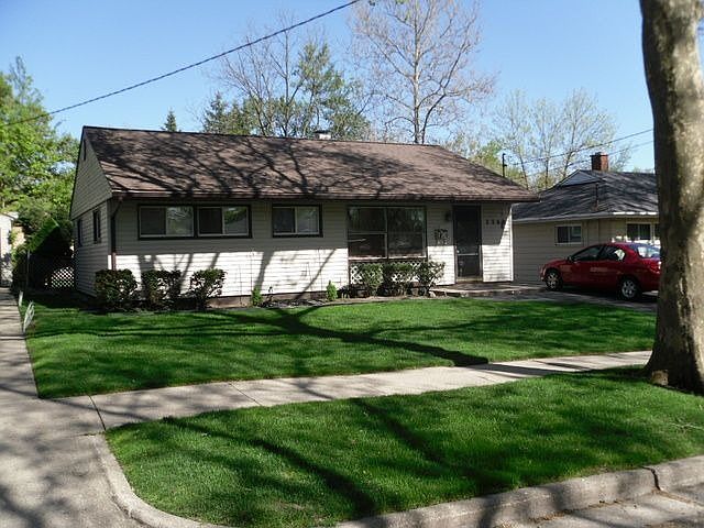 2nd image of 1308 Eastern Pl NE