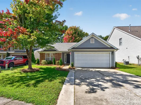 5327 Fernhill Dr, Charlotte, NC 28217