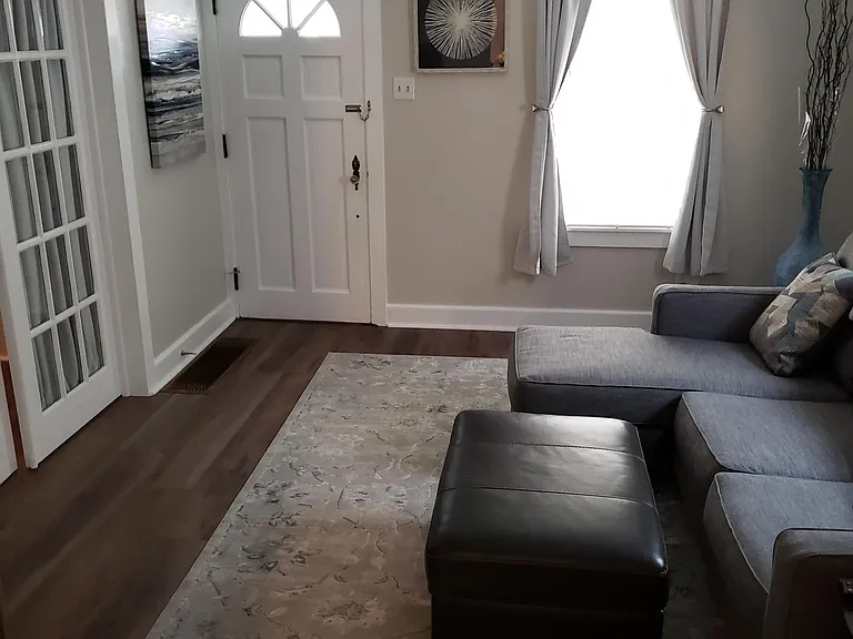 831 W Middle St — Photo 9