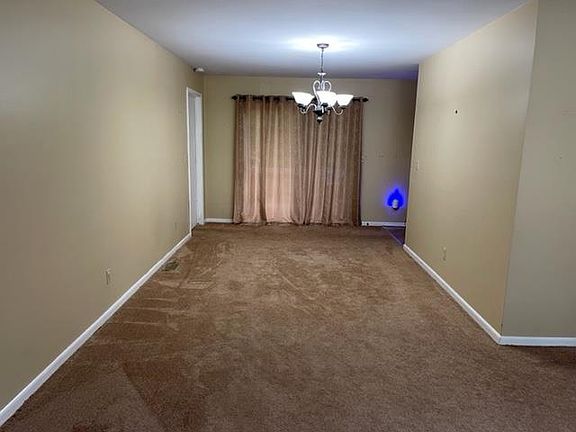 3rd image of 113 Larkspur Dr