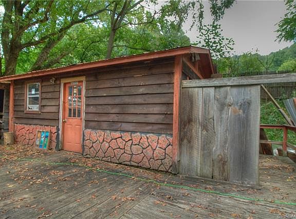 4th image of 18705 Great Smoky Mountain Expy