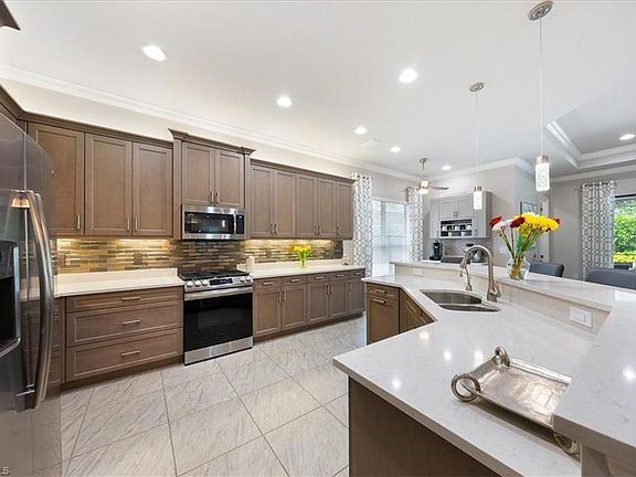2nd image of 4662 Kensington Cir