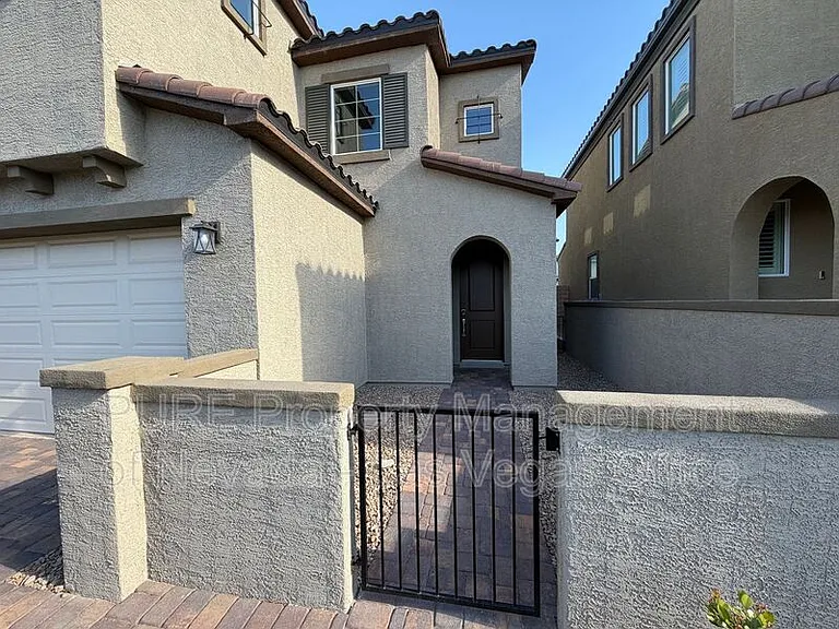 10661 Valletta Ave — Photo 3
