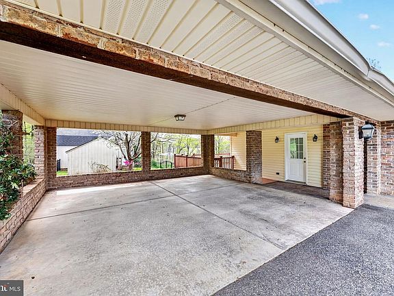 2nd image of 2130 Bellvale Rd