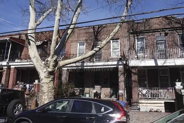 2nd image of 753 47th St