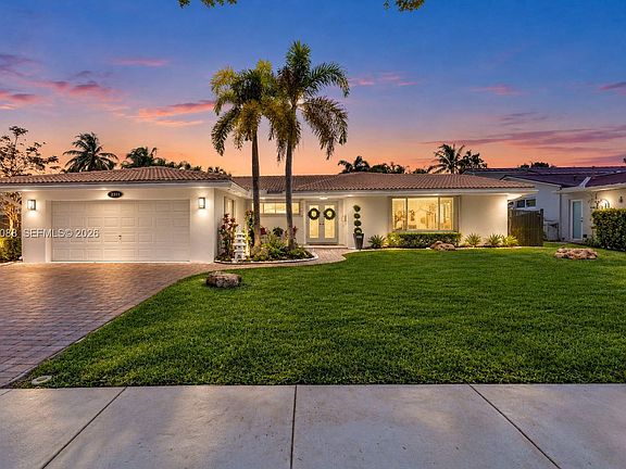 3rd image of 7311 Sabal Dr