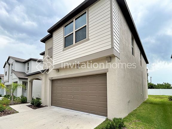 3rd image of 2237 Treesdale Ave
