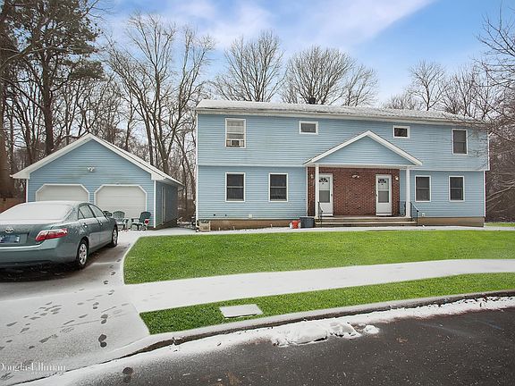 3rd image of 19 Brandt Ct