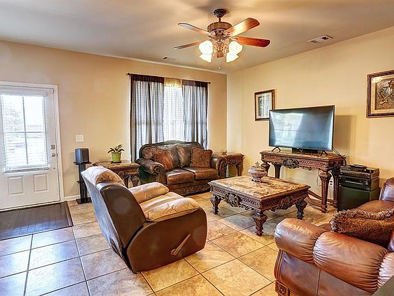 4th image of 1481 Prairie Oak Dr
