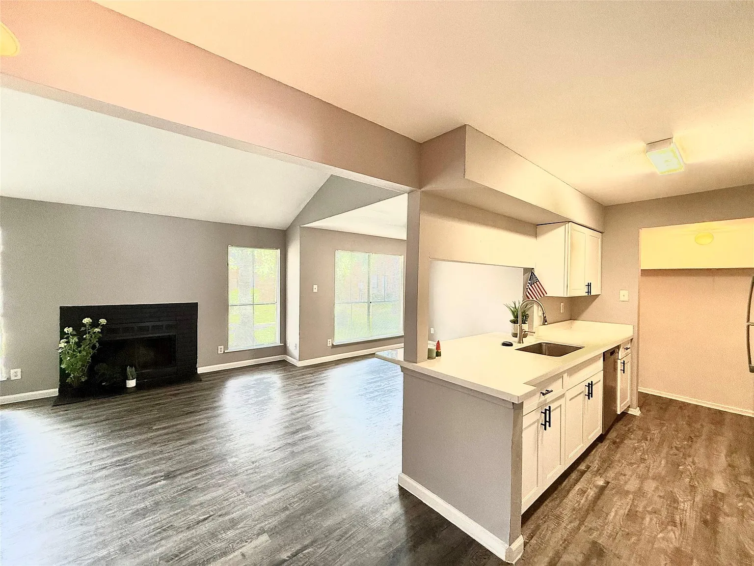 3 bed, 2.0 bath, 750 sqft, $1,400 — Photo 4