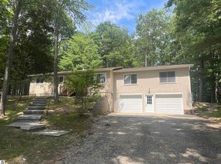 315 Timber Hill Dr, Traverse City, MI 49696