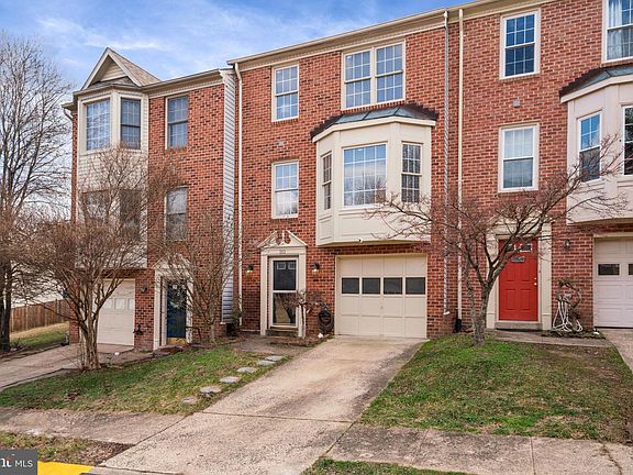 2nd image of 303 Sunny Hill Ct