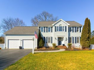 11 Windmill Ln, Westwood, MA 02090