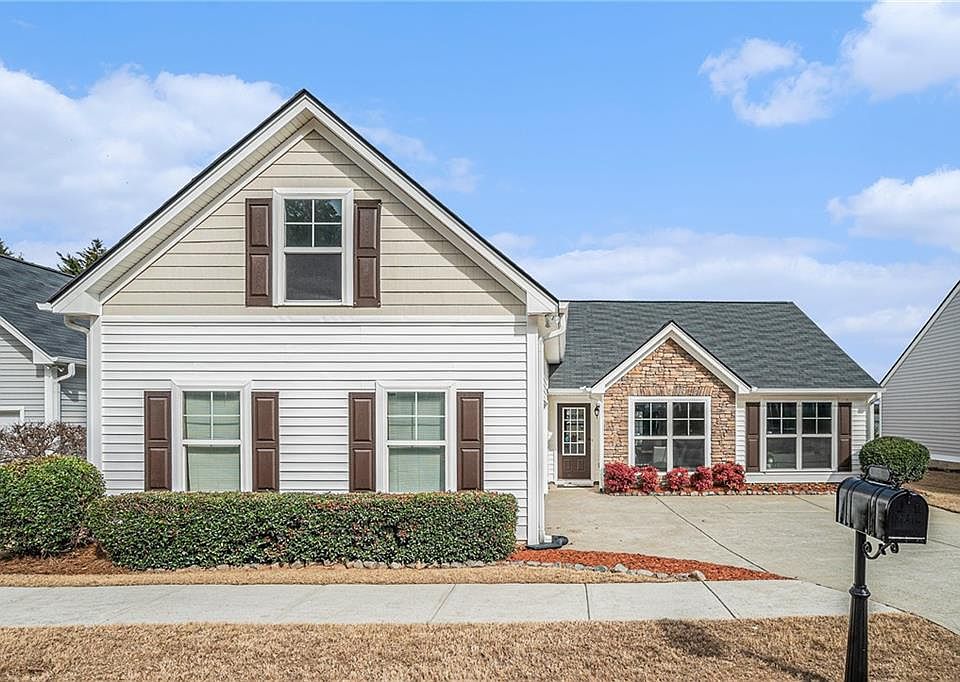 1st image of 3876 Pine Village Pl