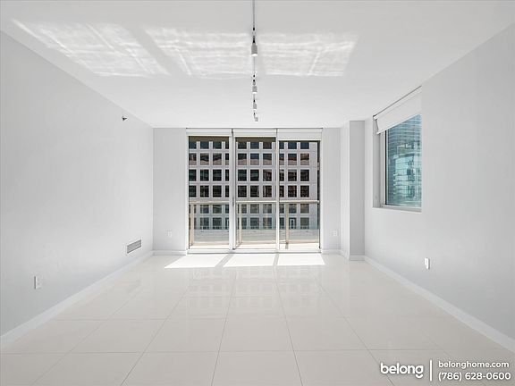 3rd image of 500 Brickell Ave APT 4010