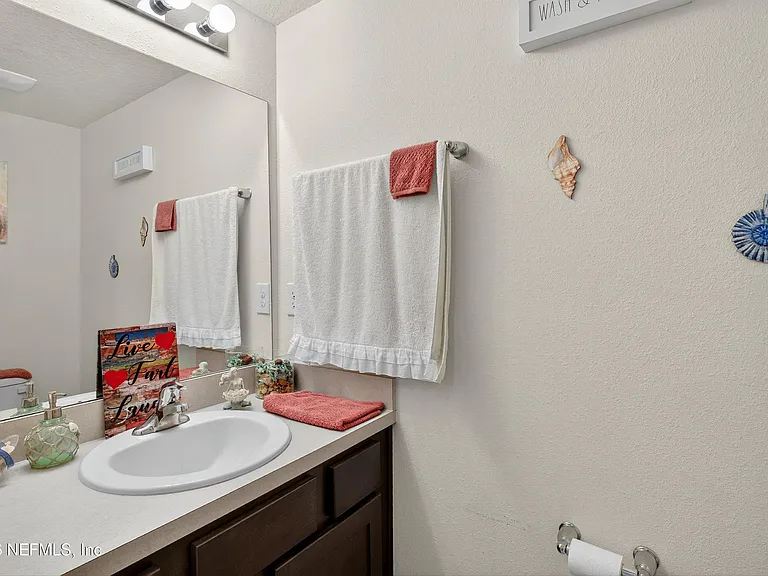 12784 Veterans Ct — Photo 11