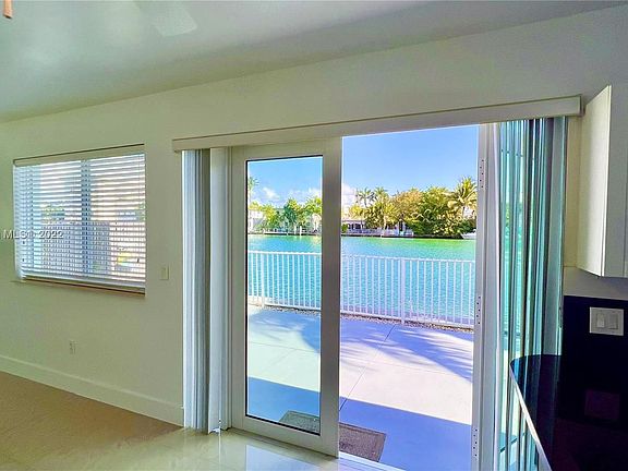 2nd image of 8227 Crespi Blvd APT 4