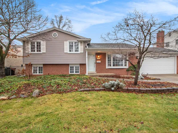 37612 Kingsbury St, Livonia, MI 48154
