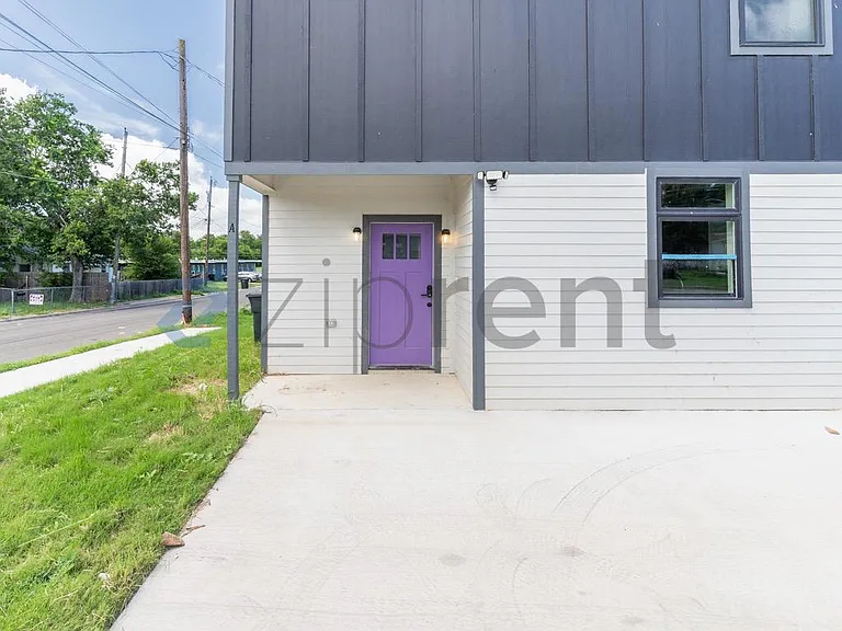 1008 York Ave #A — Photo 2