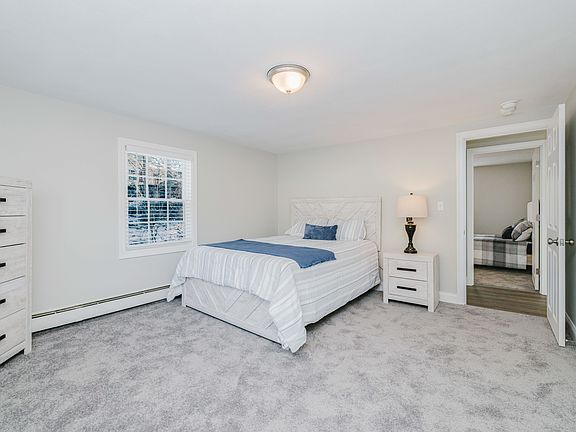 5th image of 490 Victory Hwy APT 9