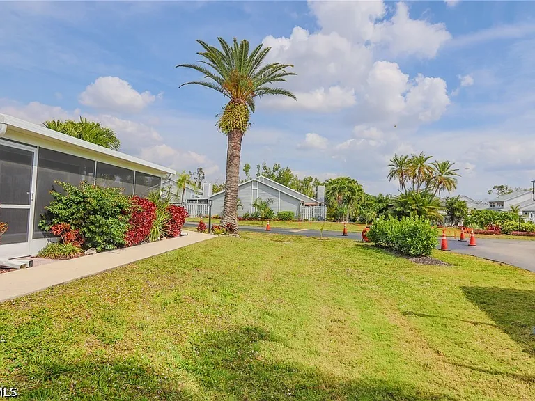 6250 Timberwood Cir #101 — Photo 19