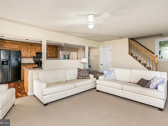 5th image of 2252 Lake Dr