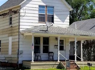 415 W Locust St, Canton, IL 61520