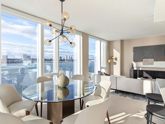 3rd image of 675 W 59th St #804