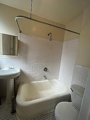 4th image of 141 W 139th St #C23