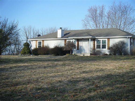 2nd image of 104 Castle Ln