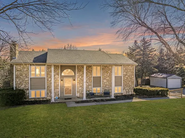 3223 Weaver Dr, Milford, KS 66514