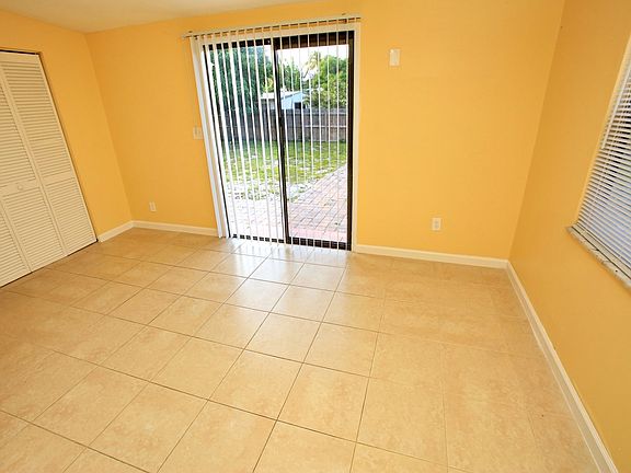 4th image of 1401 NE 41st Ct