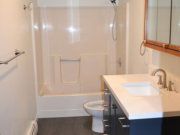2nd bathroom