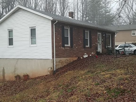 3rd image of 30 Quail Hollow Ct