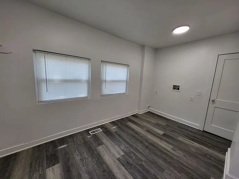 523 W Maple Ave #1A — Photo 14