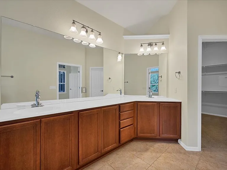 203 Raindance Cv — Photo 17