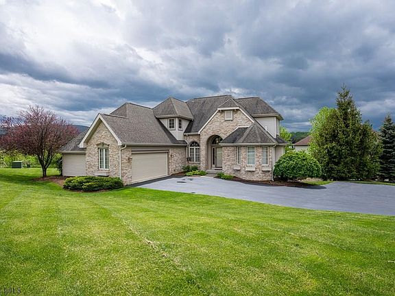 2nd image of 102 Quince Ct