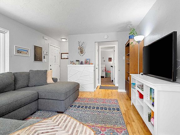 5th image of 912 Winford Ave
