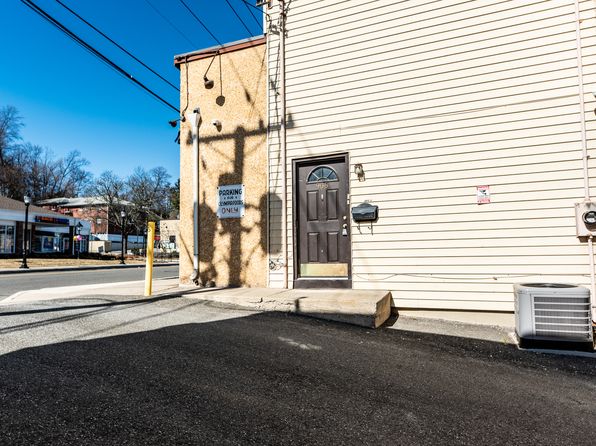 906 Kinderkamack Rd #2, River Edge, NJ 07661