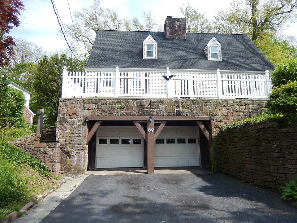 1st image of 37 Wayland Dr